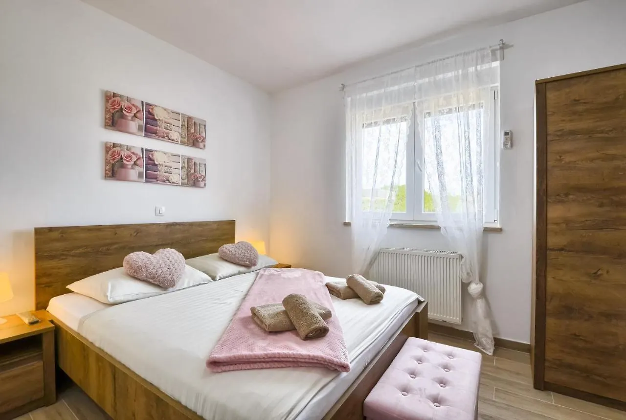 Villa Moki Mit Privatem Beheizbarem Pool Pula