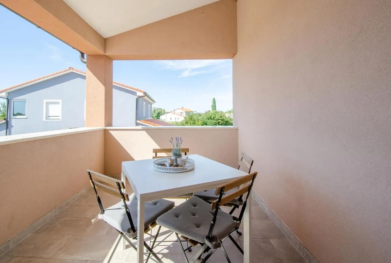 Villa Moki Mit Privatem Beheizbarem Pool Пула