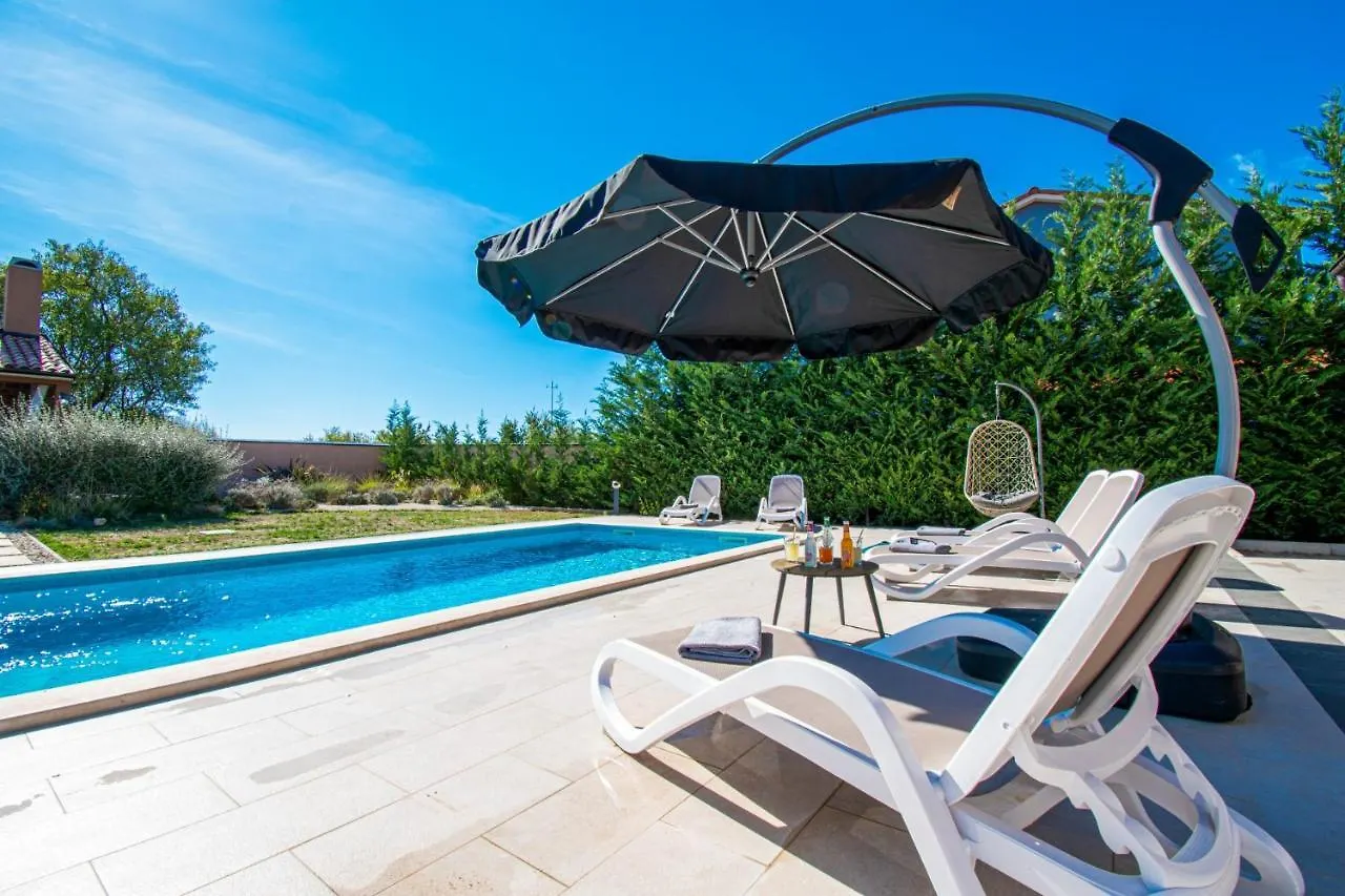 Villa Moki Mit Privatem Beheizbarem Pool Pula