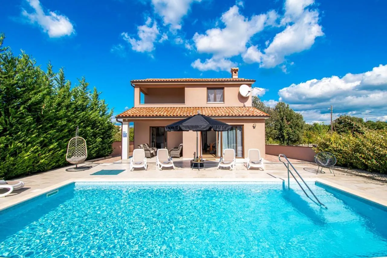 Villa Moki Mit Privatem Beheizbarem Pool Пула