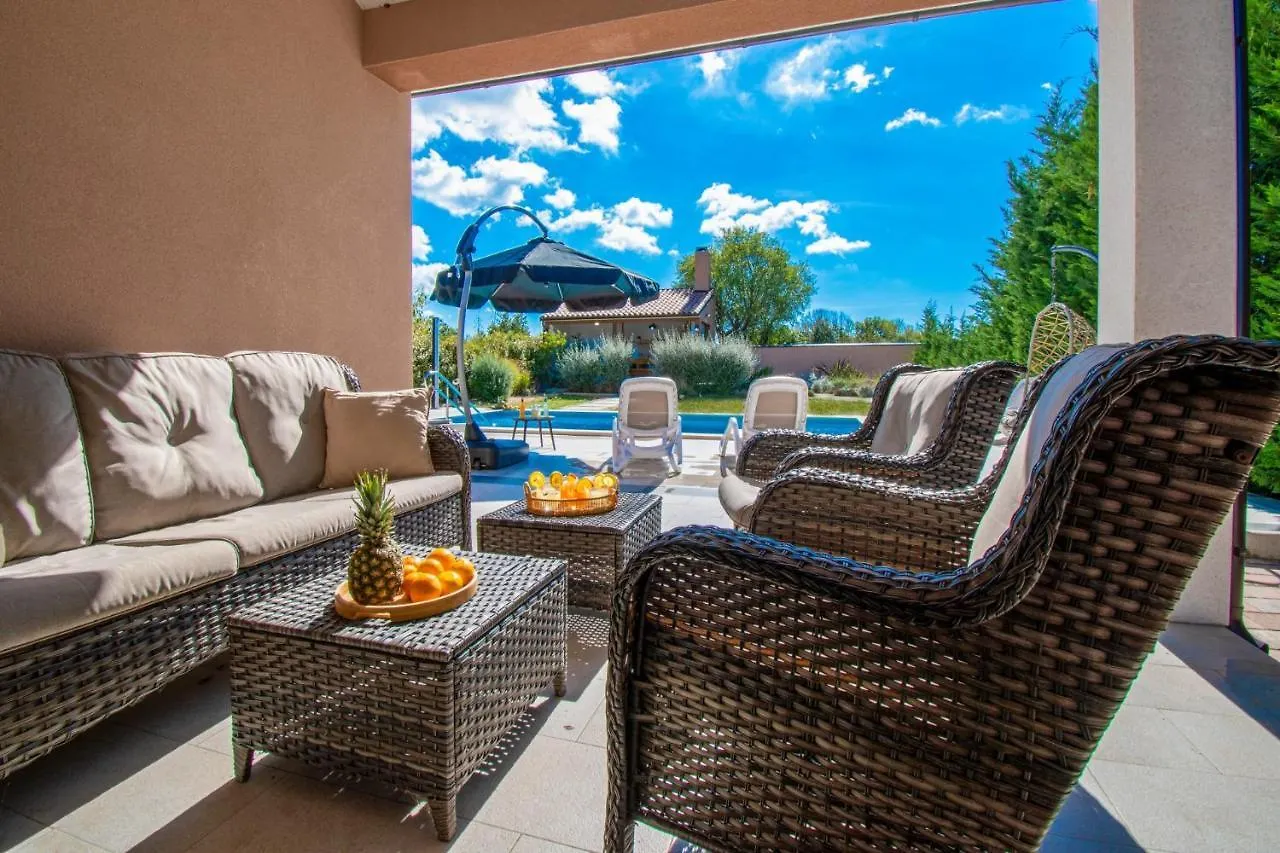 Villa Moki Mit Privatem Beheizbarem Pool Pula 0*,